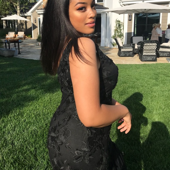 BLACK GOWN! Can be a prom/gala/event dress! - Picture 3 of 4